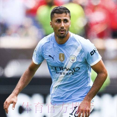 54岁瓜帅仰天长叹:曼城4失良机放生蓝军!金球先生暴怒:本该4-0 54岁瓜帅仰天长叹:曼城4失良机放生蓝军!金球先生暴怒:本该4-0